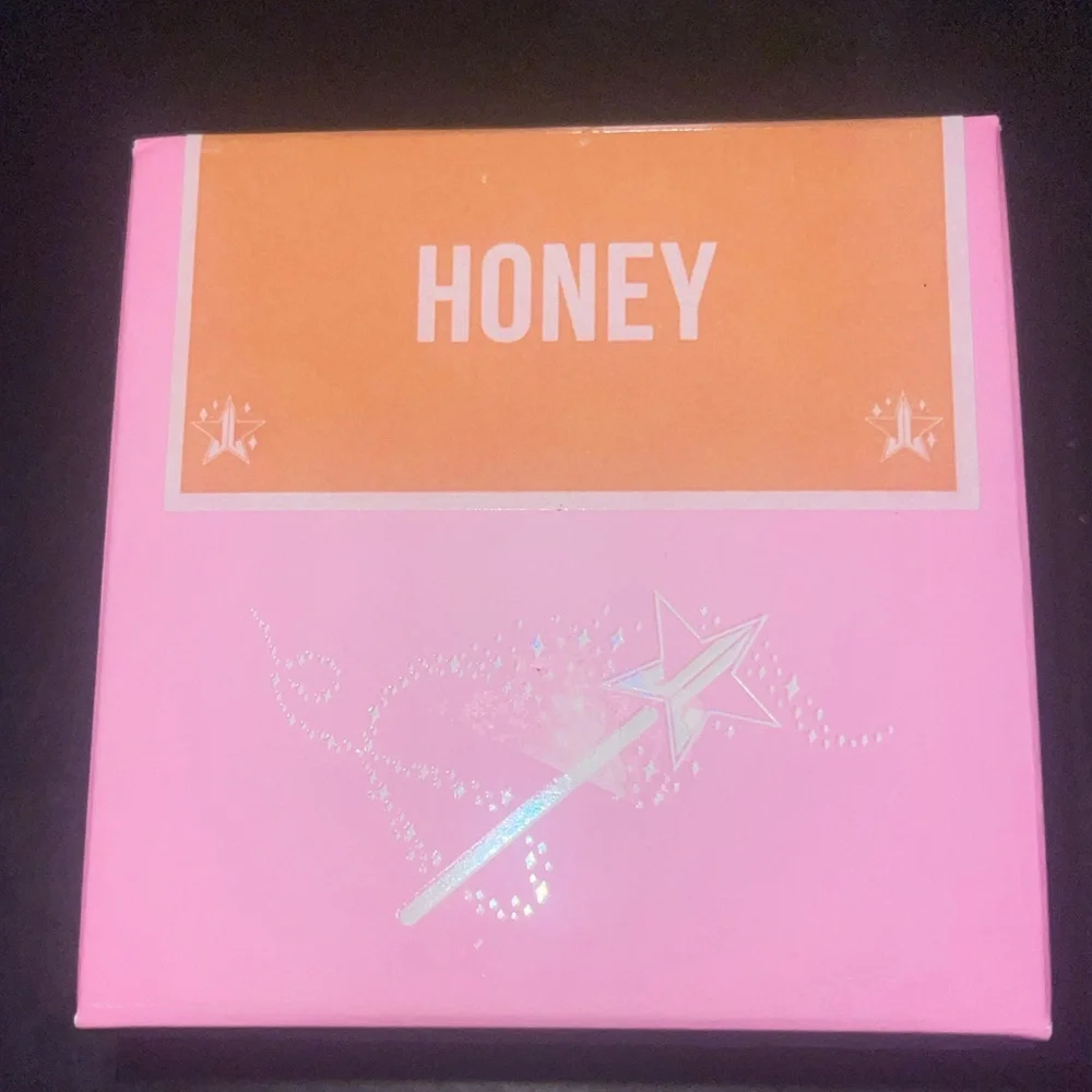 Jeffree Star Honey Luminous Setting Powder